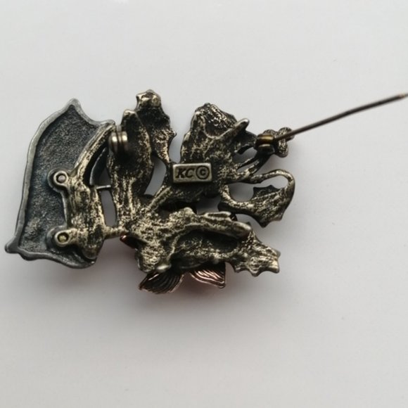 Kenneth Cole Christmas Poinsetta Cat Pewter Enamel Brooch Pin - Picture 3 of 5